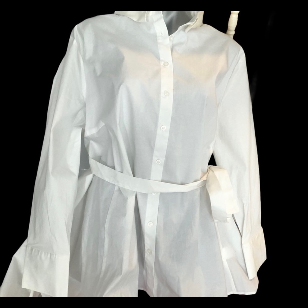 Uneven blouse with belt